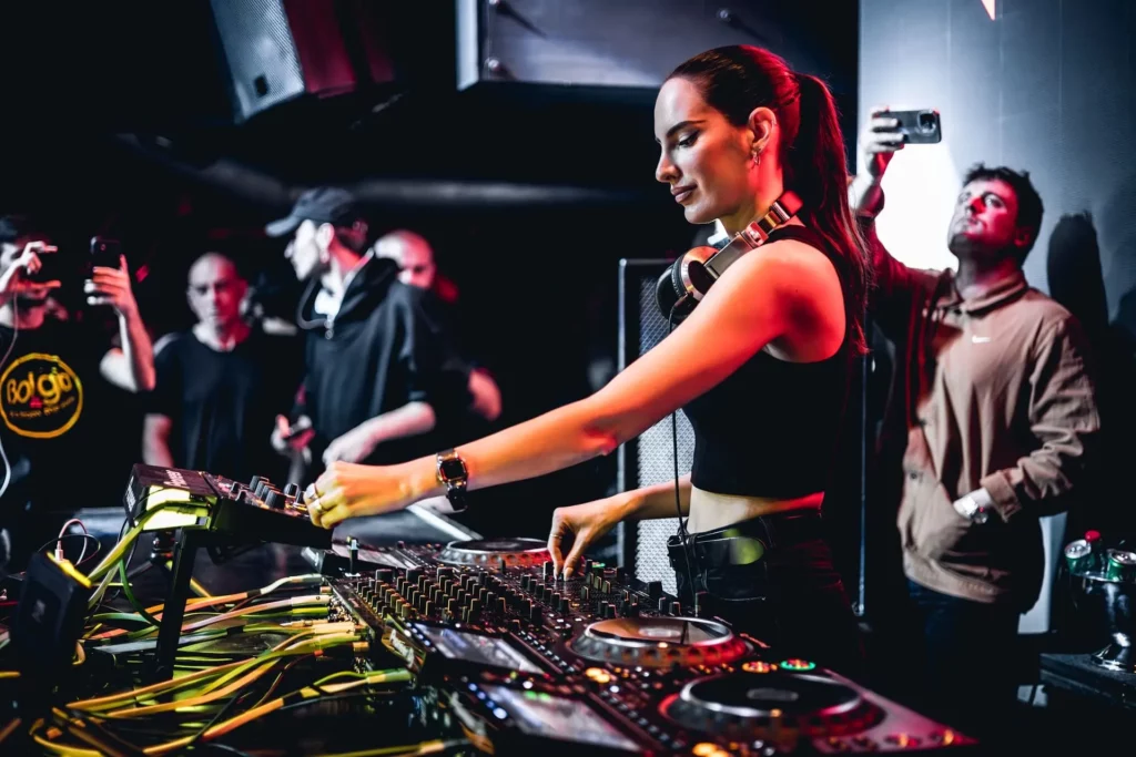 DJ Frau Rising Star Partys